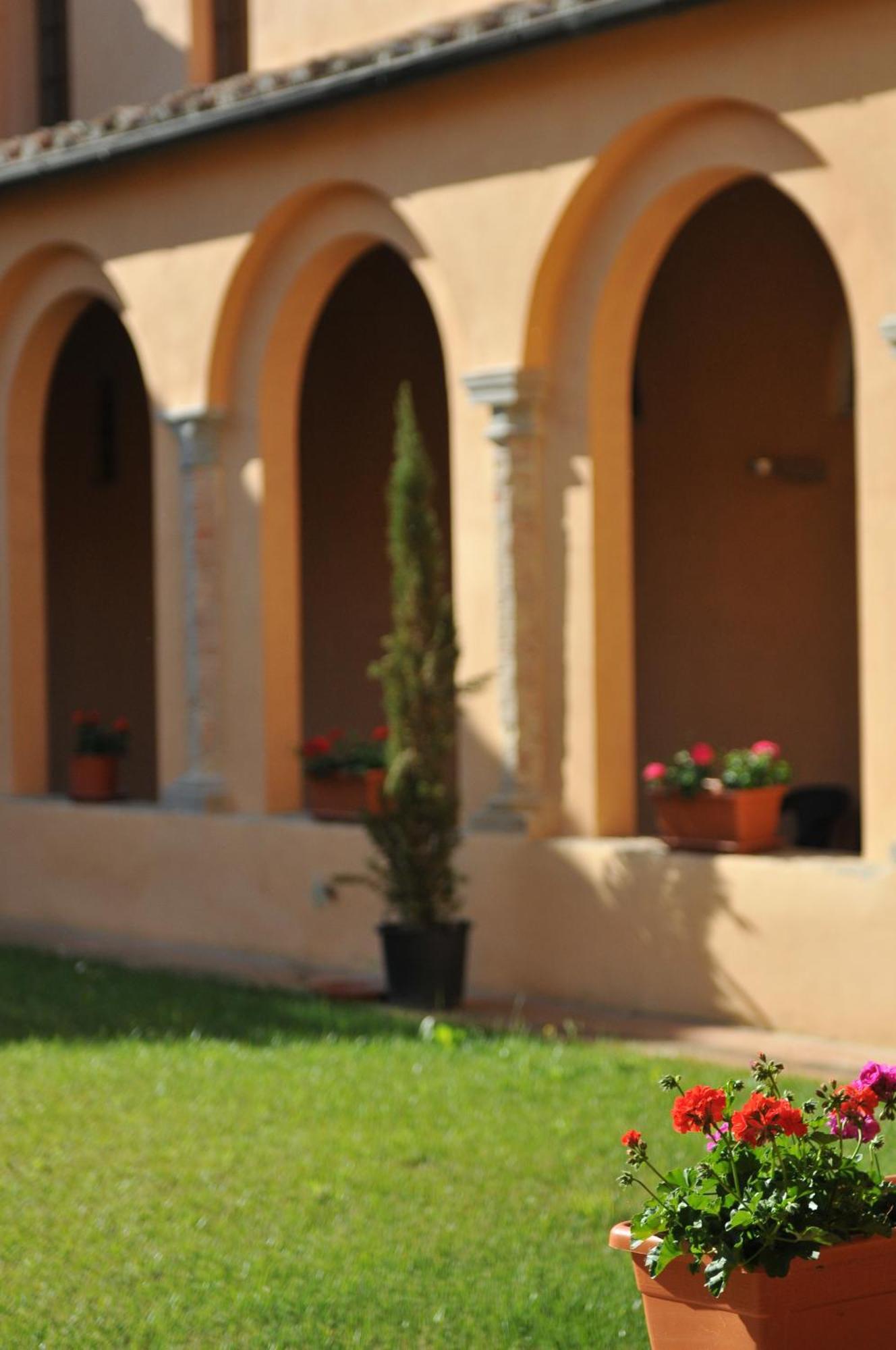 Chiostro Delle Monache Hostel โวลแตร์รา ภายนอก รูปภาพ
